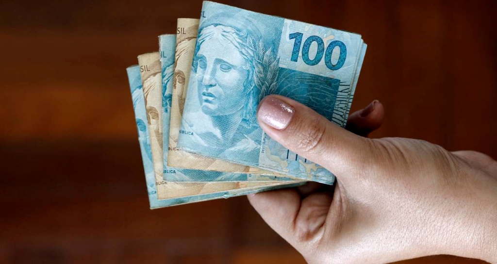 Oportunidade ou Risco? Como Investir em Ações Após a Alta da Selic