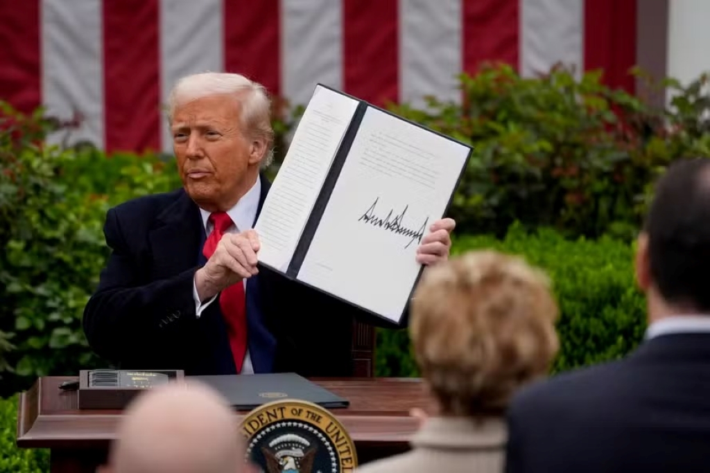 Trump ameaça tarifas extras de 50% à China por retaliações