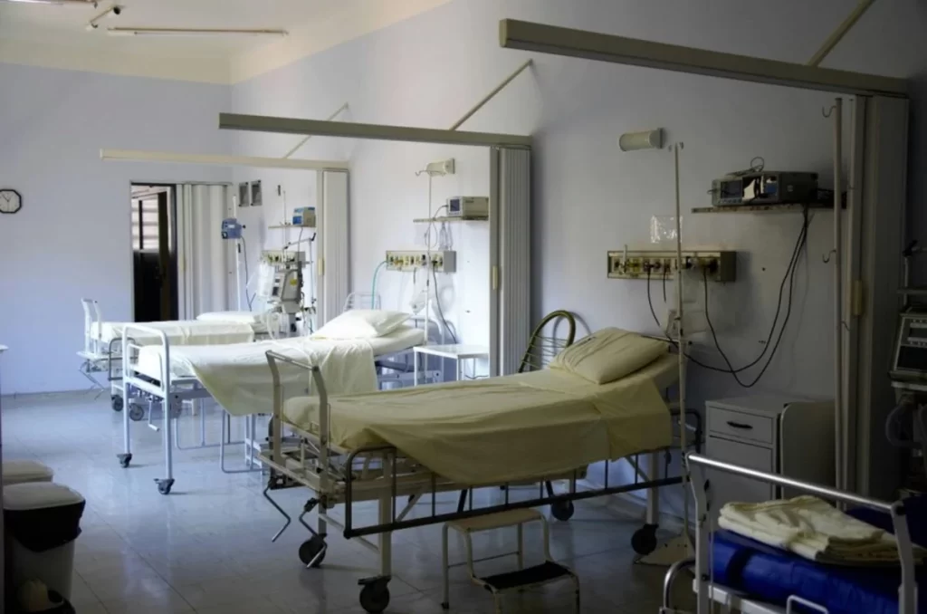 Bactéria hospitalar ameaça equipamentos médicos