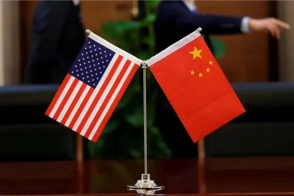 EUA e China reabrem negociações em meio a tarifas recordes