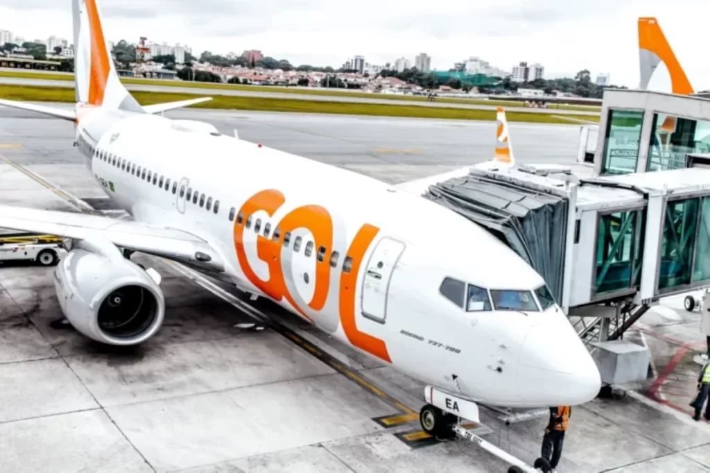 Gol (GOLL4) despenca mais de 30% após anunciar aumento de capital bilionário